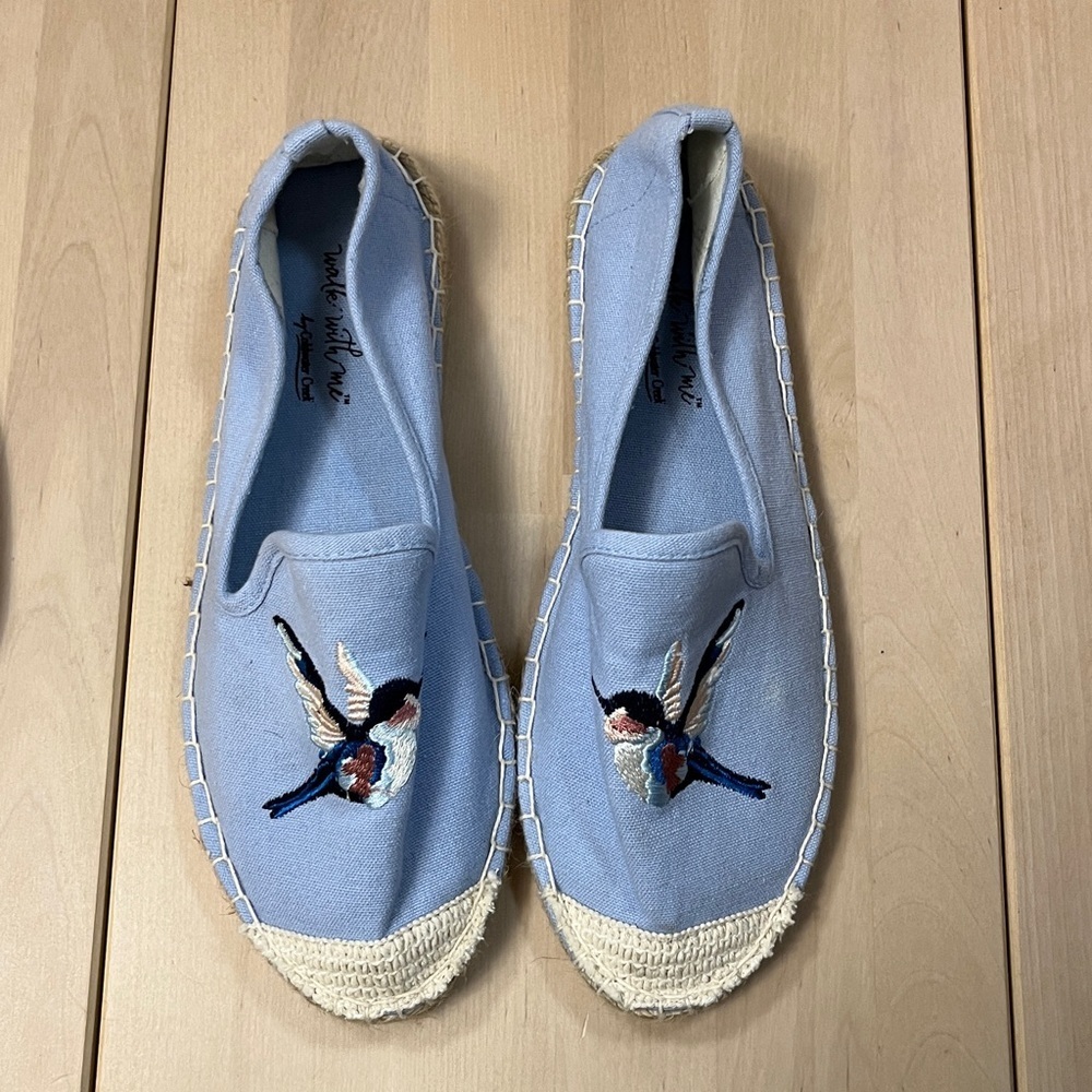 Coldwater Creek Light Blue w/ Embroidered Hummingbird Espadrilles Women’s 8.5 - Picture 15 of 16